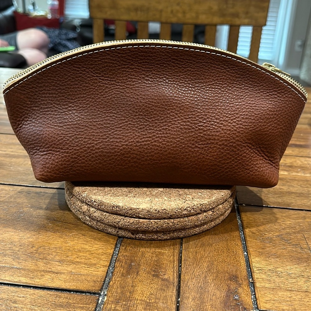 Portland Leather Total Eclipse Makeup Bag.
